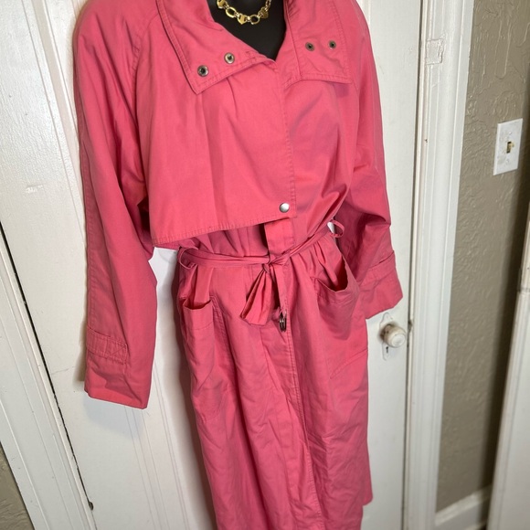 📟 Vintage Pink Trench Coat - Picture 4 of 11